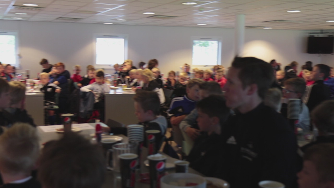 Fotballskole i solskinn